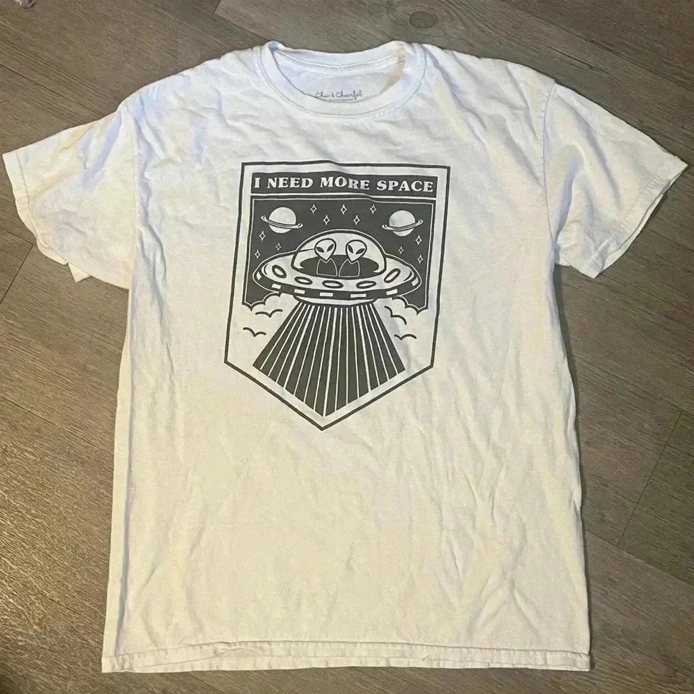 Short sleeve white T Shirt size M - Aliens “I Need More Space”
